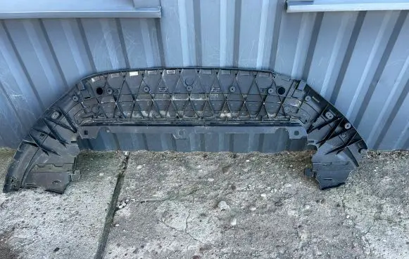Volvo V60 Front bumper skid plate/under tray 