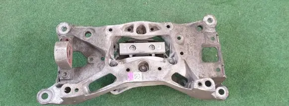 Audi A4 S4 B9 8W Gearbox mounting bracket 8W0399262