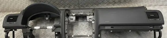 Volkswagen Golf V Dashboard 