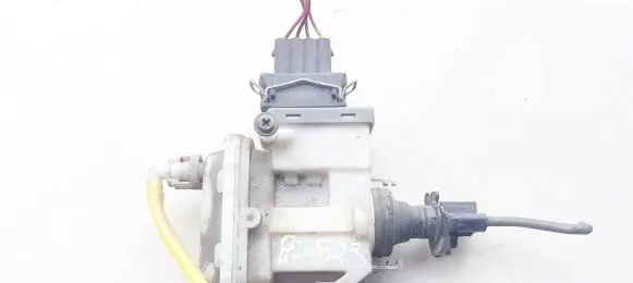 Volkswagen PASSAT B4 Central locking vacuum pump 3a0862153b