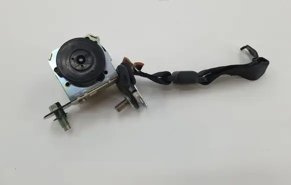 Mazda 3 I Middle seatbelt (rear) 6070218 602499800 BR5S