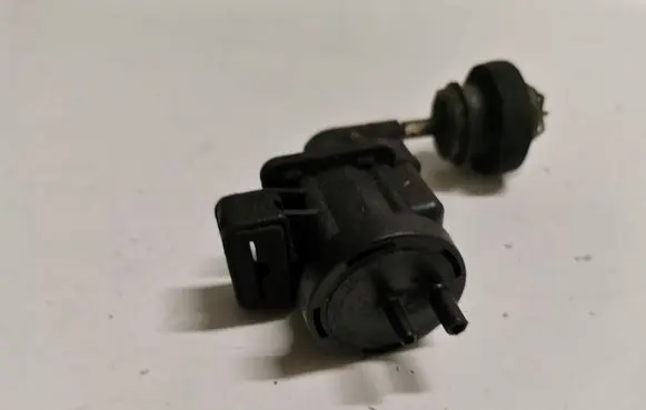 Mercedes-Benz CLK A209 C209 Turbo solenoid valve A0005450427