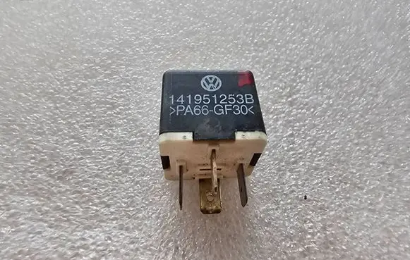 Audi A4 S4 B5 8D Other relay 141951253B PA66GF30