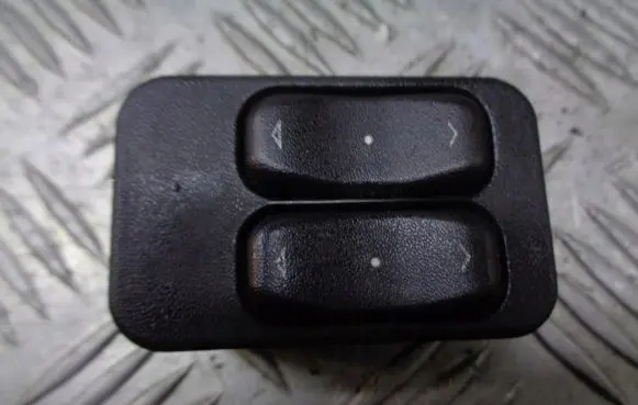 Opel Corsa C Front door window switch trim 13363202