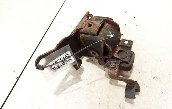 Toyota Corolla Verso E121 Engine mount bracket
