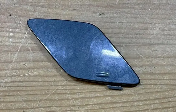 Volvo XC60 Front tow hook cap/cover 32234934