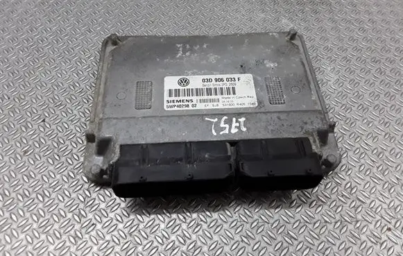 Volkswagen Polo IV 9N3 Engine control unit/module 03D906033F