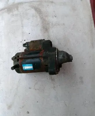 Toyota Yaris Starter motor 2810021062