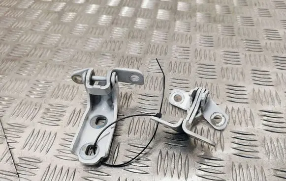 Rear door hinge set