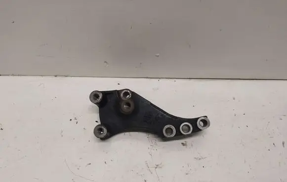 Honda Accord Engine mounting bracket