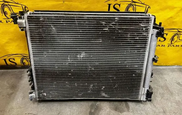 Renault Megane IV Coolant radiator 214105169R 921008540R 214819674R