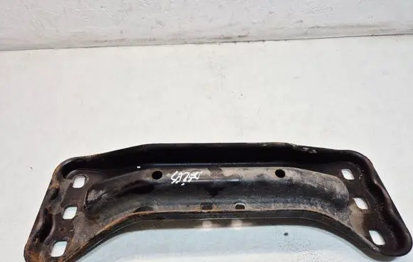 Mercedes-Benz C W204 Gearbox mounting bracket A2042422601