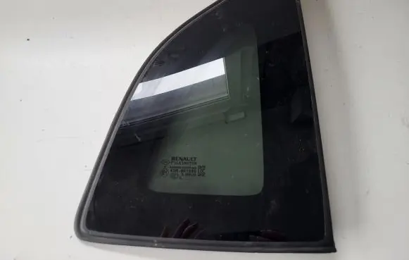Renault Captur Rear side window 43R001595