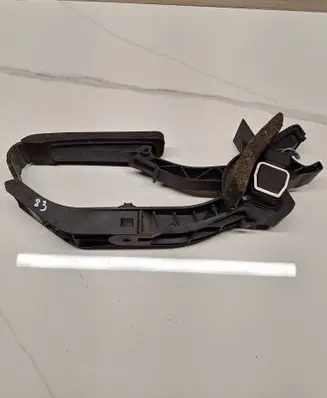 Mercedes-Benz E W211 Accelerator throttle pedal A2113000404