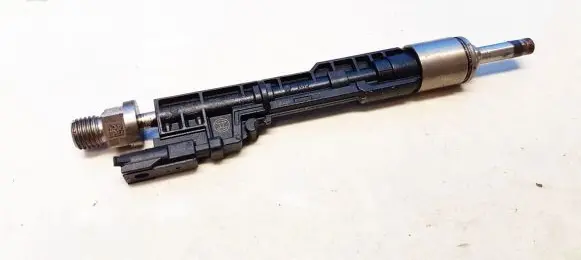 BMW 4 F32 F33 Fuel injector 0261500172 1501311906
