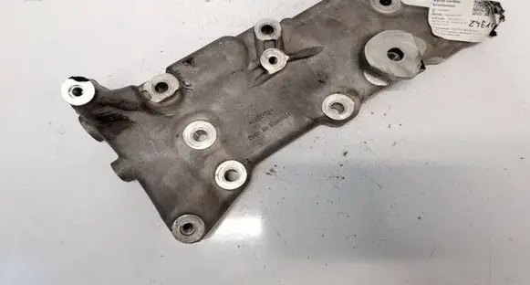 Porsche Macan (95B) Engine mounting bracket 94610222532