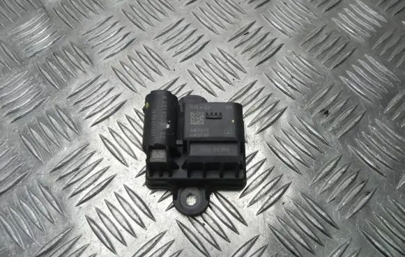 Mercedes-Benz C AMG W204 Glow plug pre-heat relay A6519005502 X2066
