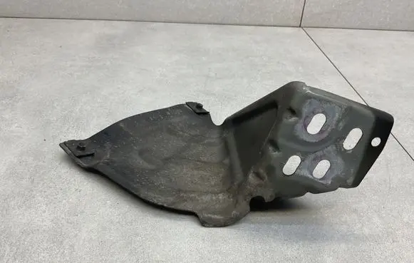 Opel Mokka Fender mounting bracket 95244756