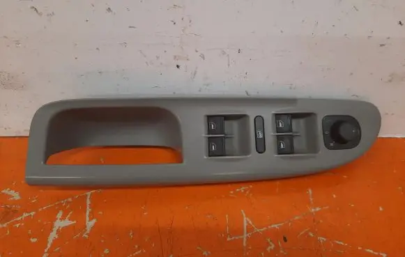 Volkswagen PASSAT B6 Electric window control switch 3C1867171B