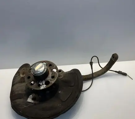 Mercedes-Benz E W211 Front wheel hub A2113306520 2113306520