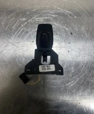 BMW 5 E60 E61 Steering wheel adjustment switch 6947786