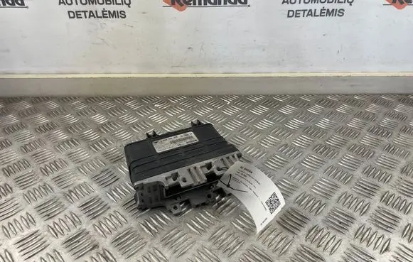 Volkswagen Golf III Engine control unit/module 032906026E 0261203304