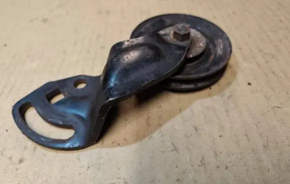 Jeep Cherokee XJ Generator/alternator belt tensioner