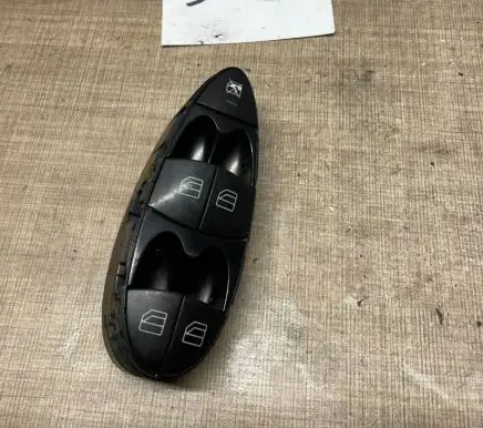Mercedes-Benz E W211 Electric window control switch A2118213579 870503Q02 SWF502160