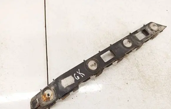 Opel Astra H Rear bumper mounting bracket 331883181