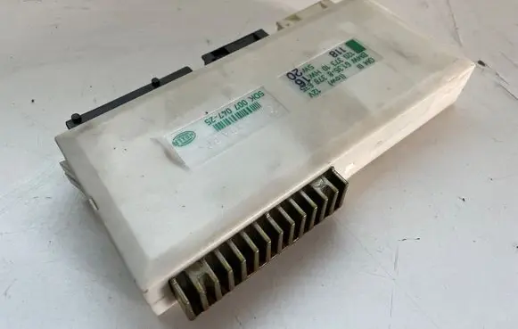 BMW 5 E39 Comfort/convenience module 61358378635 8378635