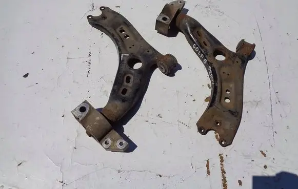 Volkswagen Golf VI Front lower control arm/wishbone