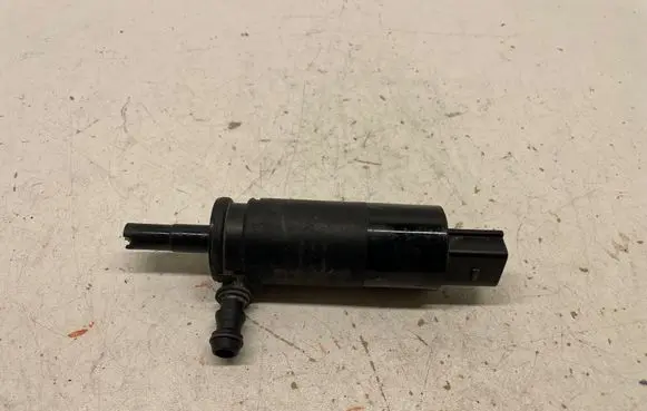 BMW 5 E60 E61 Headlight washer pump 8377613