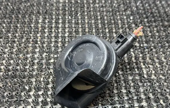 Audi A1 Horn signal 8X0951223A