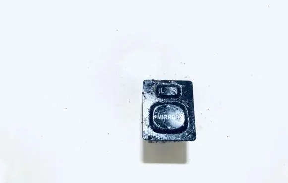 Wing mirror switch