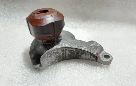 Engine mounting bracket