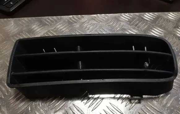 Front bumper lower grill