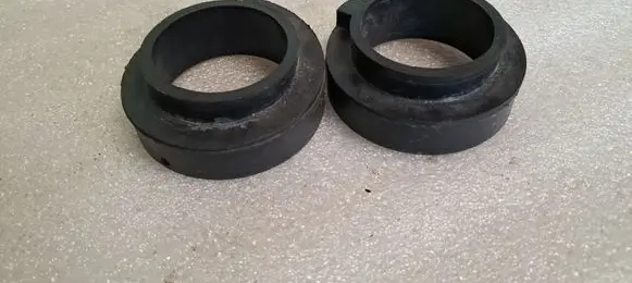 Volkswagen Golf IV Rear coil spring rubber mount