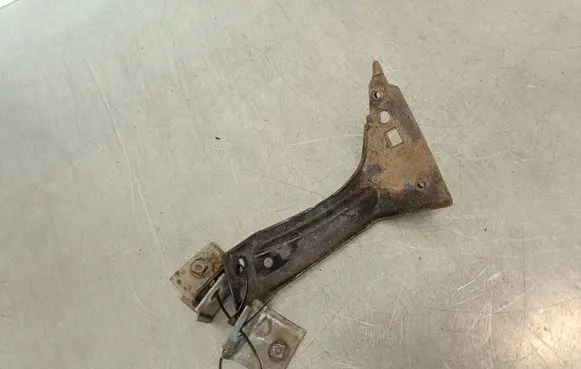 Volkswagen PASSAT B8 Fender mounting bracket 3G0809471