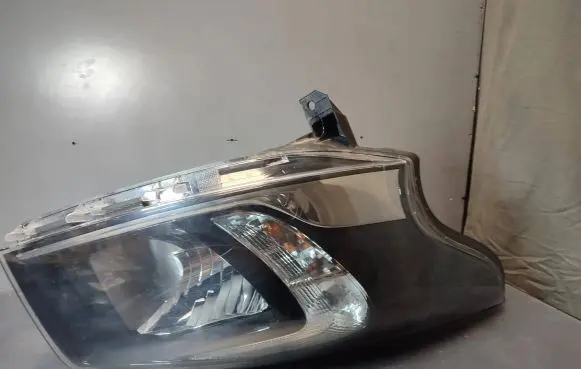 Opel Vivaro Headlight/headlamp 1EE011565
