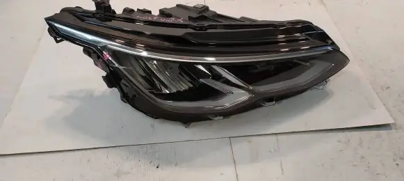 Volkswagen Golf VIII Headlight/headlamp