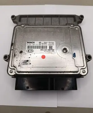 Hyundai i30 Engine control unit/module 0261S05613 391102B752