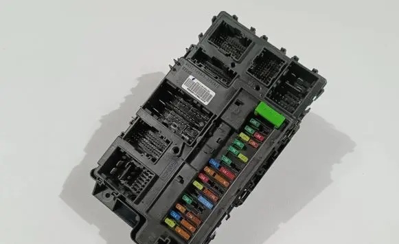 Ford Explorer VI Comfort/convenience module LU5T-15604