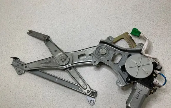 Subaru Legacy Front door window regulator with motor 311210