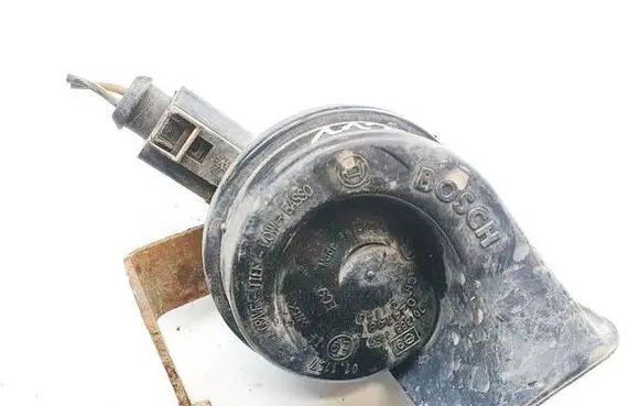 Audi A3 S3 8P Horn signal E9011157