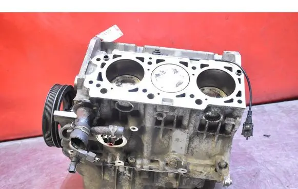 Chrysler 300M Engine block 4663806AB