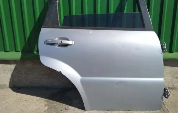 SsangYong Rexton Rear door