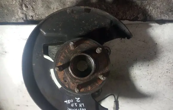 Opel Insignia A Front wheel hub spindle knuckle