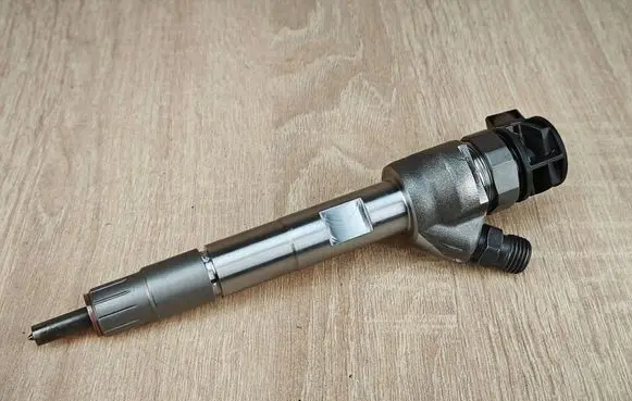 BMW 4 G22 G23 G24 G26 Fuel injector 8579236