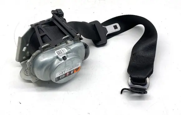 BMW X4 G02 Rear seatbelt 