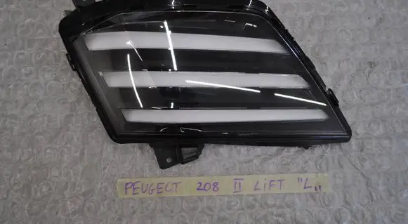 Peugeot 208 II LED Daytime headlight 9651054180